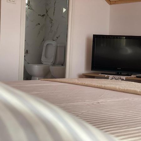 Guesthouse & Hospitality Berat Bagian luar foto