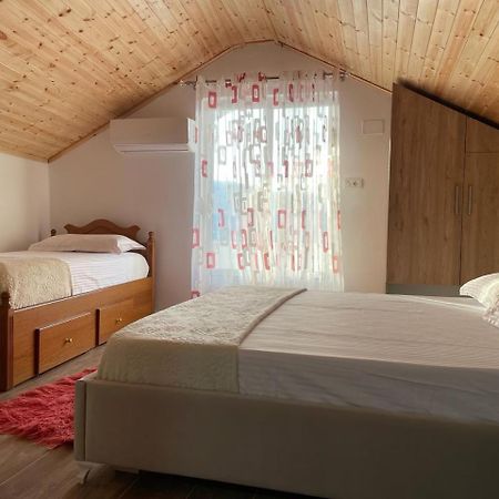 Guesthouse & Hospitality Berat Bagian luar foto