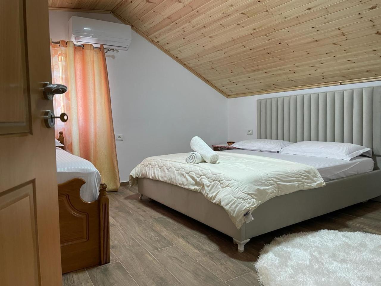 Guesthouse & Hospitality Berat Bagian luar foto