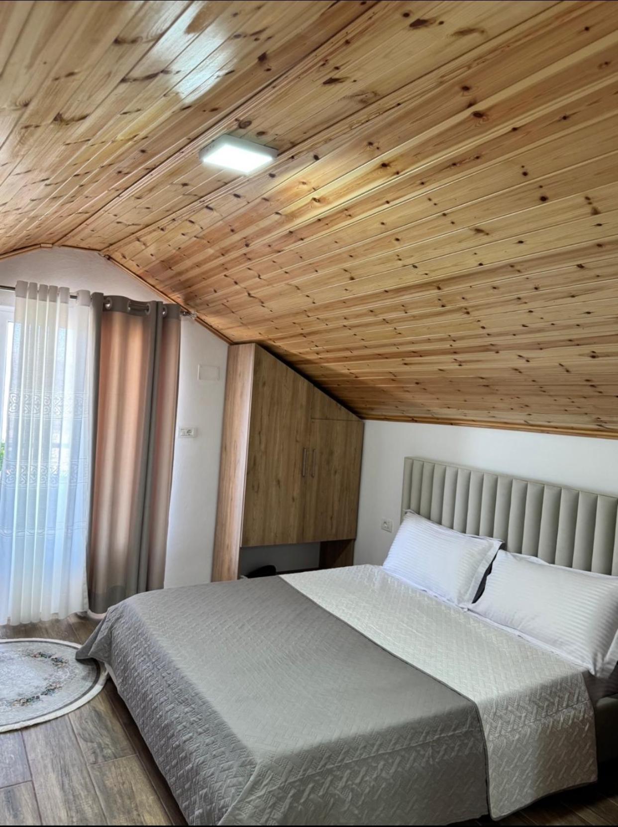 Guesthouse & Hospitality Berat Bagian luar foto