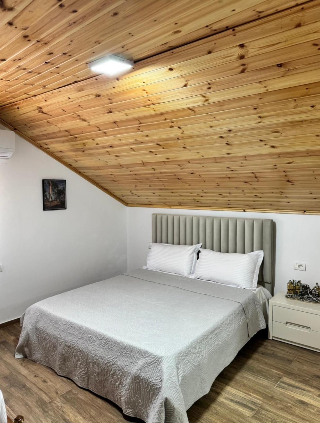 Guesthouse & Hospitality Berat Bagian luar foto